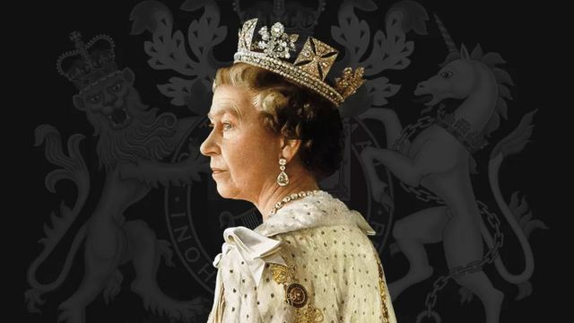 من هي إليزابيث الثانية ملكة بريطانيا.. بعد وفاتها