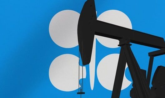 لماذا خفضت أوبك+ إمدادات النفط