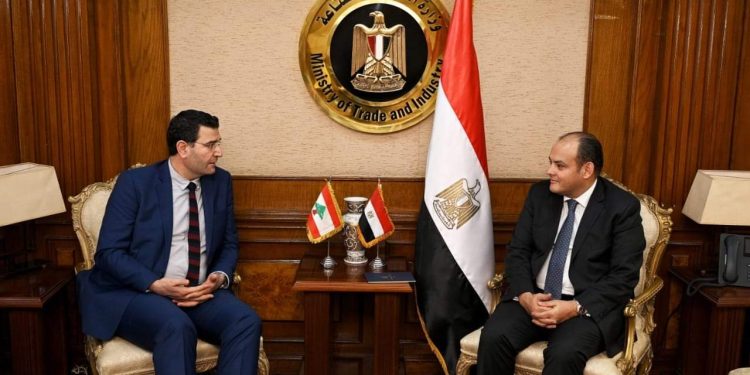 وزير الصناعة يبحث دخول المنتجات الزراعية بين مصر ولبنان
