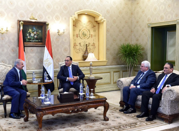 مدبولي يجتمع مع رئيس الوزراء الفلسطيني