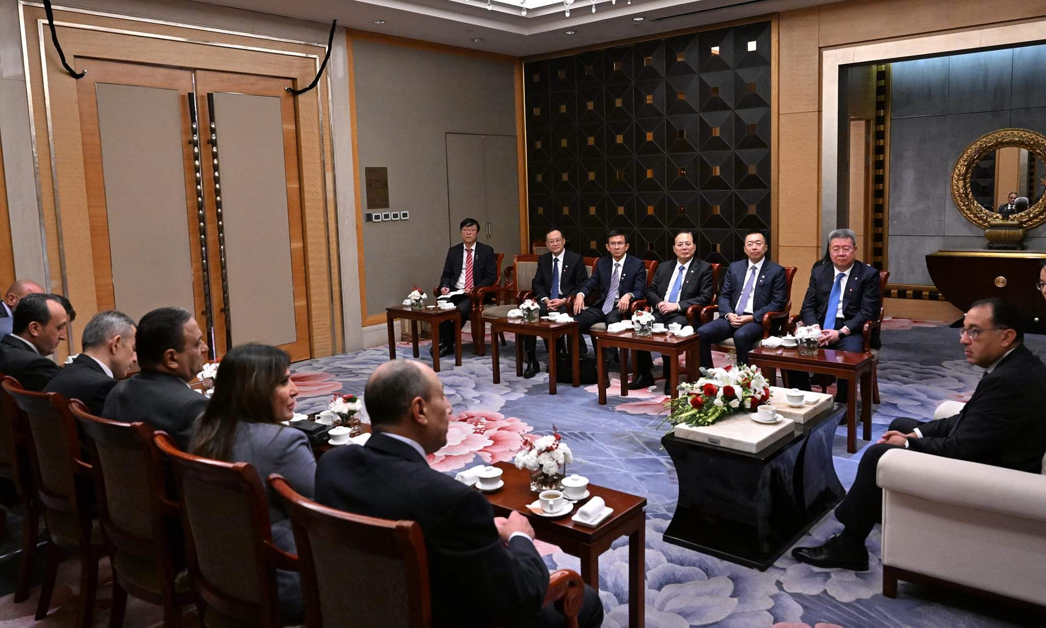 رئيس الوزراء يلتقي مسئولي شركة CSCEC الصينية