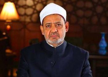 الأزهر يعلن تأسيس مركز مستقل للقرآن الكريم والقراءات والتسجيلات 11 شيخ الأزهر يوافق على صرف مكافأة 1500 جنيهاً للعاملين بالمعاهد