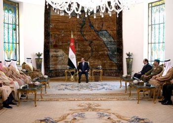 اجتماع الرئيس السيسي مع مستشار الأمن الوطني بالبحرين