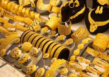 الذهب يربح 660 جنيهًا منذ بداية أغسطس.. وعيار 21 ينهي الأسبوع عند 6600 4 أسعار الذهب في مصر وعيار 21 عند 6600 جنيه بنهاية الأسبوع أسعار الذهب فى محلات الصاغة